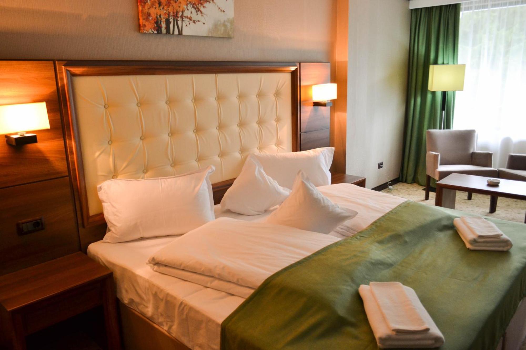 Hotel Hart Предеал Екстериор снимка