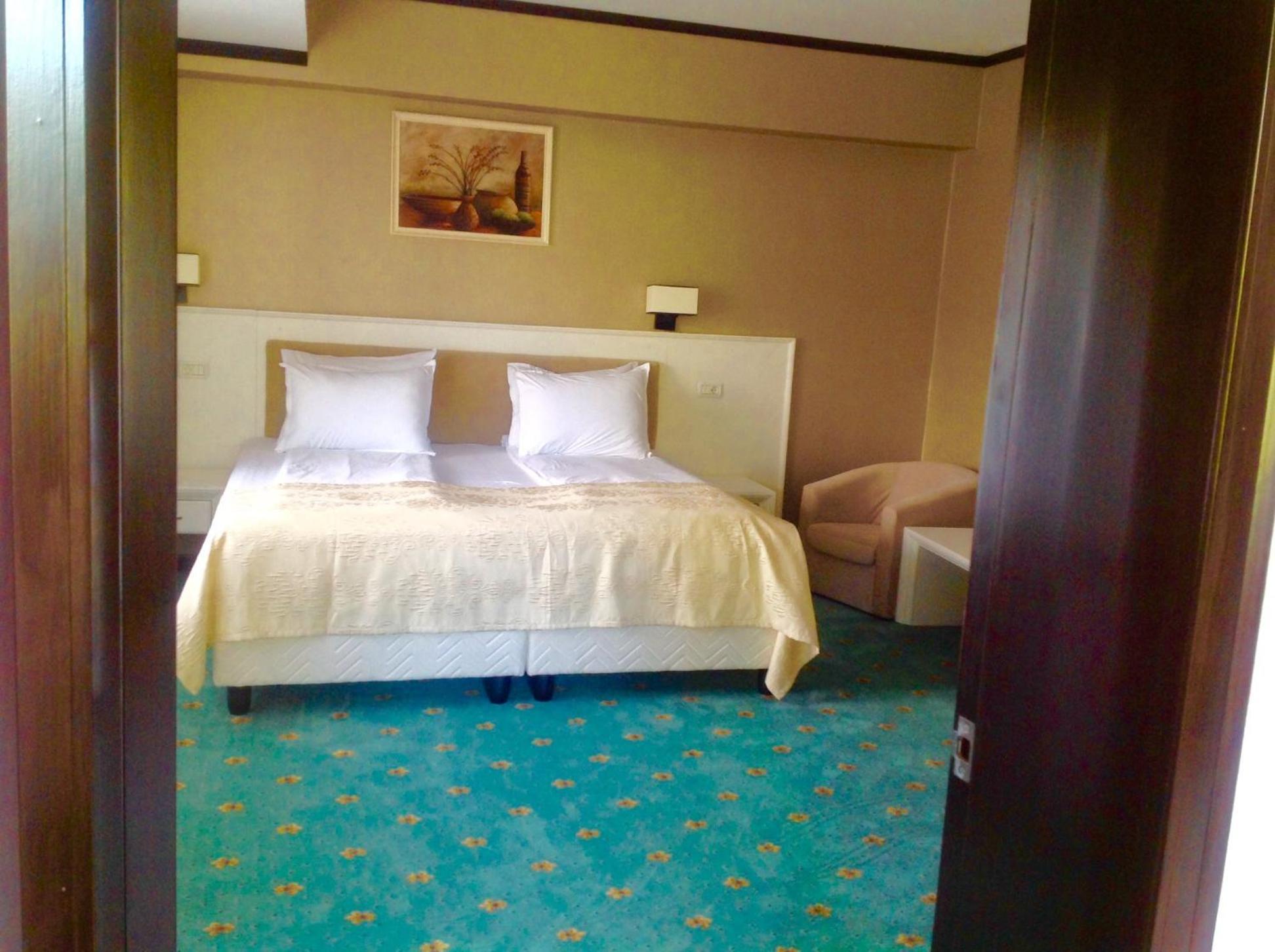 Hotel Hart Предеал Екстериор снимка