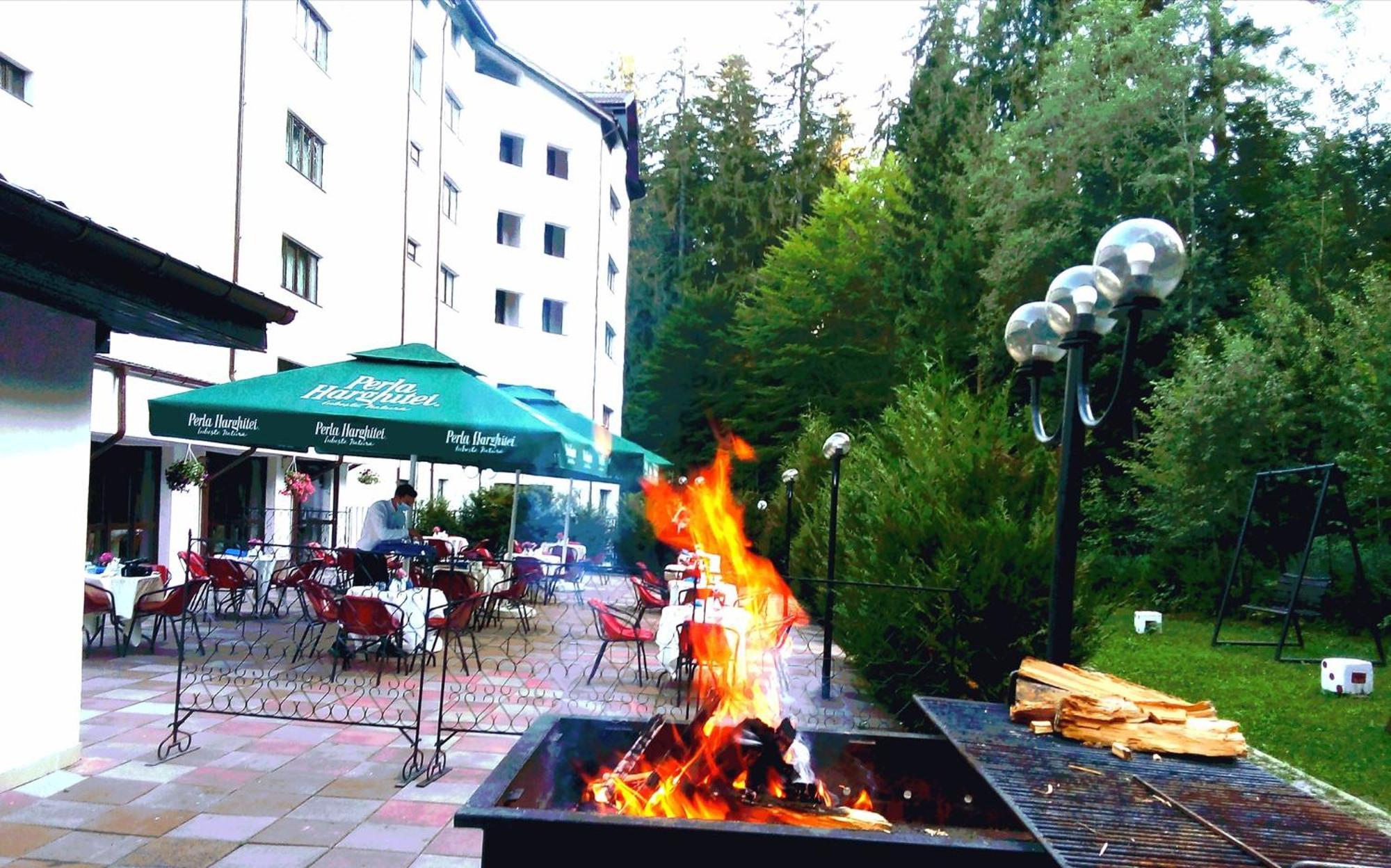 Hotel Hart Предеал Екстериор снимка